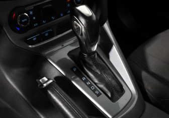 Подержанный автомобиль Ford Focus Sedan 2013 года (10 фото)