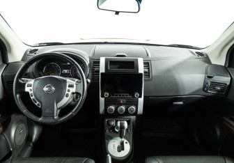 Подержанный автомобиль Nissan X-Trail 2014 года (13 фото)
