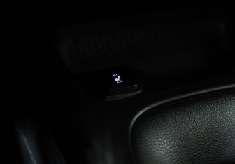 Подержанный автомобиль Toyota Corolla Sedan 2019 года (16 фото)