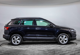 Подержанный автомобиль Skoda Karoq 2020 года (4 фото)