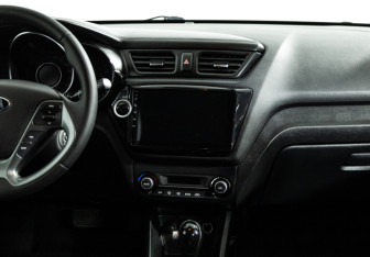 Подержанный автомобиль Kia Rio Hatchback 2017 года (14 фото)