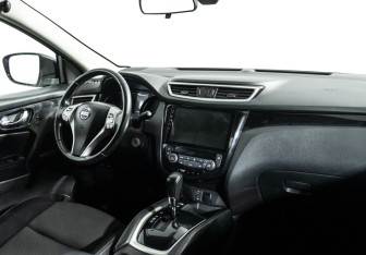 Подержанный автомобиль Nissan Qashqai 2016 года (9 фото)