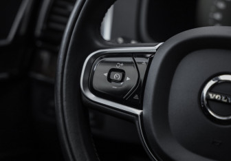 Подержанный автомобиль Volvo XC90 2016 года (15 фото)