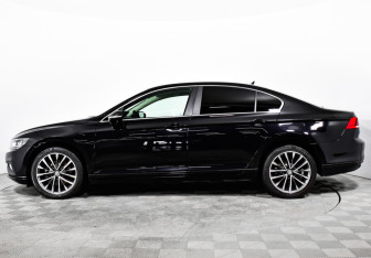 Подержанный автомобиль Volkswagen Passat Sedan 2020 года (8 фото)