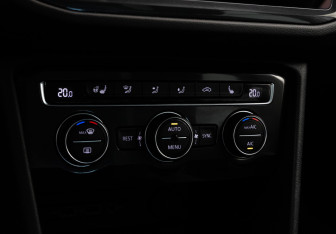 Подержанный автомобиль Volkswagen Tiguan 2018 года (18 фото)