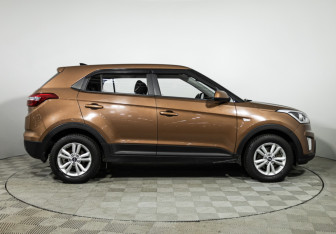 Подержанный автомобиль Hyundai Creta 2019 года (4 фото)