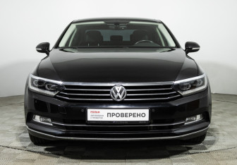 Подержанный автомобиль Volkswagen Passat Sedan 2017 года (2 фото)