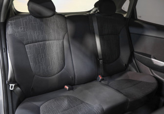 Подержанный автомобиль Kia Rio Hatchback 2014 года (18 фото)