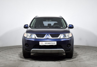 Подержанный автомобиль Mitsubishi Outlander 2008 года (2 фото)