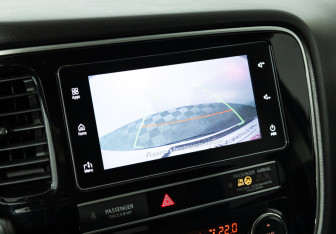 Подержанный автомобиль Mitsubishi Outlander 2019 года (15 фото)