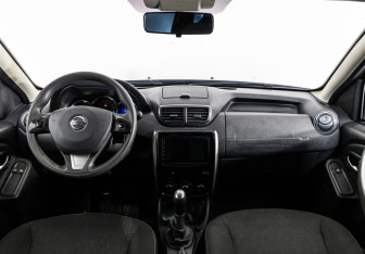 Подержанный автомобиль Nissan Terrano 2018 года (10 фото)