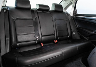 Подержанный автомобиль Volkswagen Passat Sedan 2017 года (28 фото)