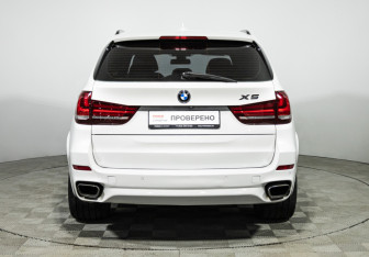 Подержанный автомобиль BMW X5 2015 года (6 фото)