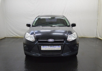 Подержанный автомобиль Ford Focus Sedan 2013 года (2 фото)