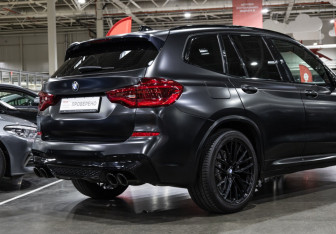 Подержанный автомобиль BMW X3 2018 года (8 фото)