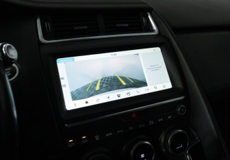 Подержанный автомобиль Jaguar E-Pace 2019 года (17 фото)