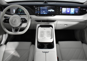 Подержанный автомобиль Voyah Free 2025 года (12 фото)