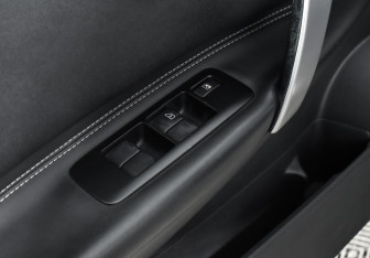 Подержанный автомобиль Nissan Qashqai 2008 года (10 фото)
