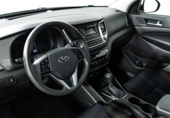 Подержанный автомобиль Hyundai Tucson 2015 года (11 фото)