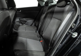 Подержанный автомобиль Hyundai Solaris Sedan 2021 года (10 фото)