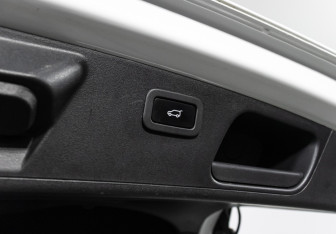 Подержанный автомобиль Jaguar E-Pace 2019 года (21 фото)