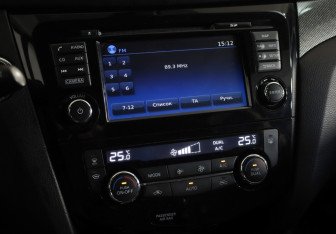 Подержанный автомобиль Nissan X-Trail 2017 года (13 фото)