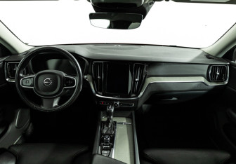 Подержанный автомобиль Volvo S60 2019 года (13 фото)