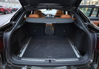 Подержанный автомобиль BMW X6 2016 года (33 фото)