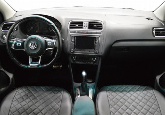 Подержанный автомобиль Volkswagen Polo Sedan 2018 года (14 фото)