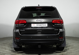 Подержанный автомобиль Jeep Grand Cherokee 2017 года (6 фото)