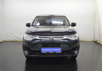 Подержанный автомобиль Mitsubishi Outlander 2014 года (2 фото)