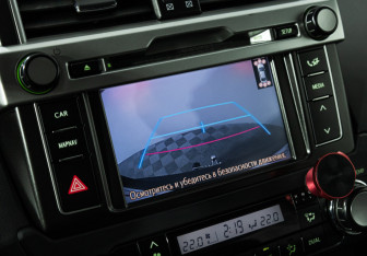 Подержанный автомобиль Toyota Land Cruiser Prado 2015 года (16 фото)