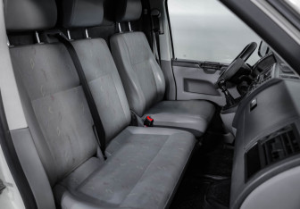 Подержанный автомобиль Volkswagen Transporter Van 2009 года (8 фото)