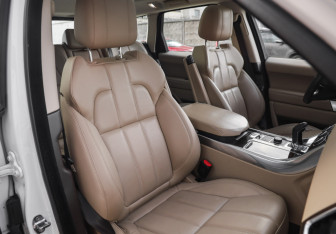 Подержанный автомобиль Land Rover Range Rover Sport 2017 года (31 фото)
