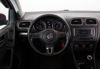 Подержанный автомобиль Volkswagen Golf Hatchback 2011 года (10 фото)