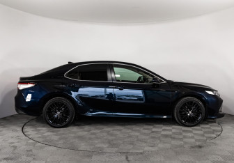 Подержанный автомобиль Toyota Camry Sedan 2020 года (5 фото)