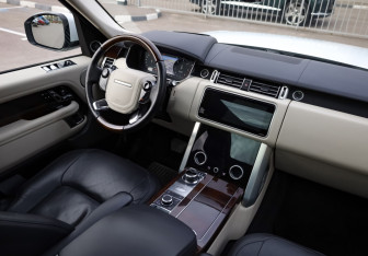 Подержанный автомобиль Land Rover Range Rover 2018 года (10 фото)