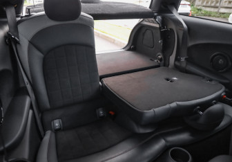 Подержанный автомобиль MINI Hatch 2020 года (25 фото)