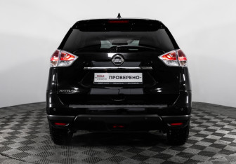 Подержанный автомобиль Nissan X-Trail 2017 года (6 фото)