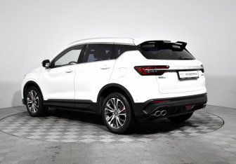 Подержанный автомобиль Geely Coolray 2023 года (7 фото)