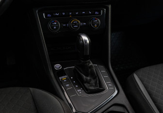Подержанный автомобиль Volkswagen Tiguan 2020 года (12 фото)