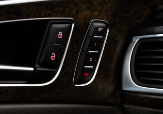 Подержанный автомобиль Audi A6 Sedan 2013 года (17 фото)
