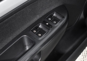 Подержанный автомобиль Skoda Octavia Liftback 2011 года (10 фото)