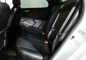 Подержанный автомобиль Hyundai Solaris Sedan 2012 года (10 фото)