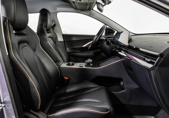 Подержанный автомобиль Omoda C5 2023 года (21 фото)