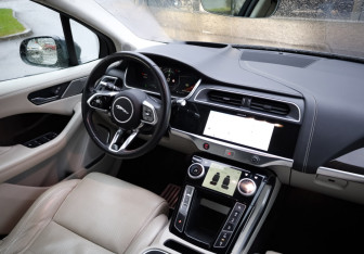 Подержанный автомобиль Jaguar I-Pace 2019 года (9 фото)