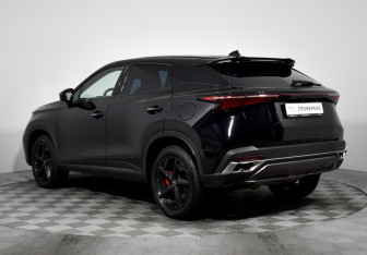 Подержанный автомобиль Omoda C5 2023 года (7 фото)