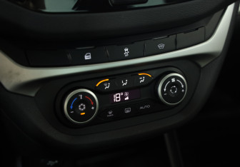 Подержанный автомобиль LADA (ВАЗ) Vesta Sedan 2018 года (14 фото)