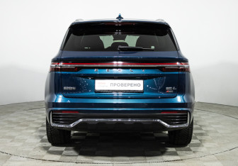 Подержанный автомобиль Geely Monjaro 2023 года (6 фото)