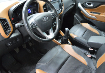 Подержанный автомобиль LADA (ВАЗ) XRAY 2019 года (10 фото)